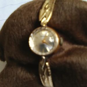 Ladies Gold Plated 17 jewel, shock proof   Cardinal Watch